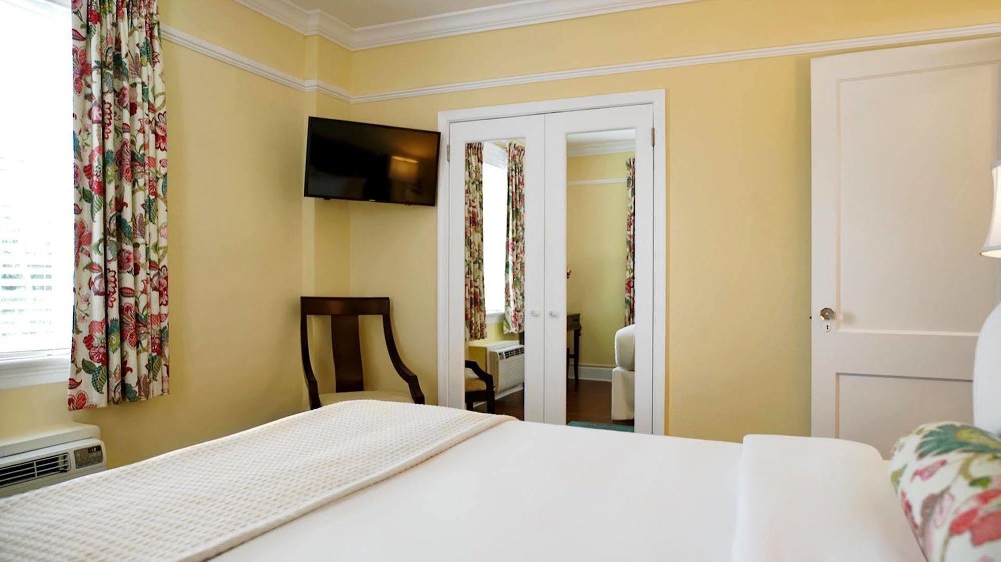 The Bradley Park Hotel Palm Beach Bagian luar foto